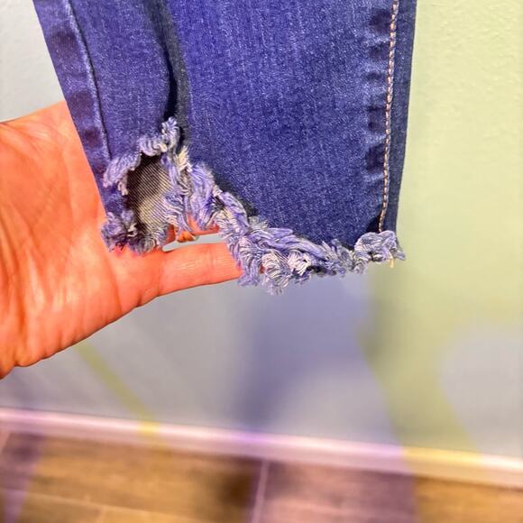 KanCan Dark Blue Cropped Skinny Jeans Raw Hem Size 7/27 - Picture 2 of 10